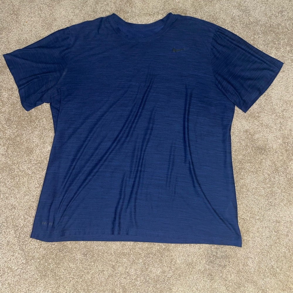 Men’s Nike blue tshirt size XXL